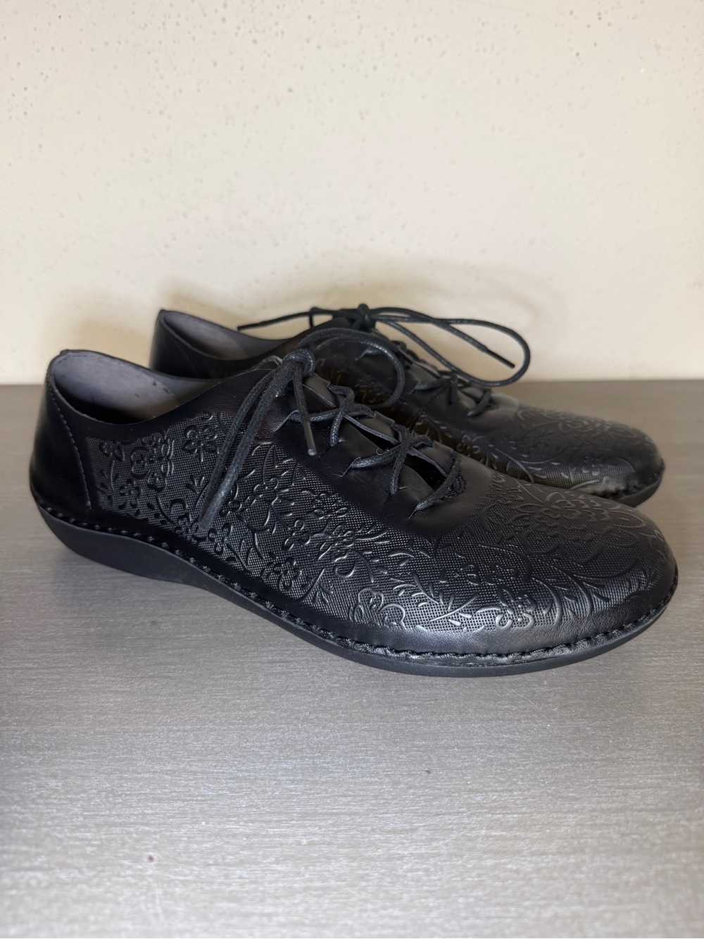 Propét Chantel Women's Floral Leather Oxfords Black Size 10 X 2E Comfortable